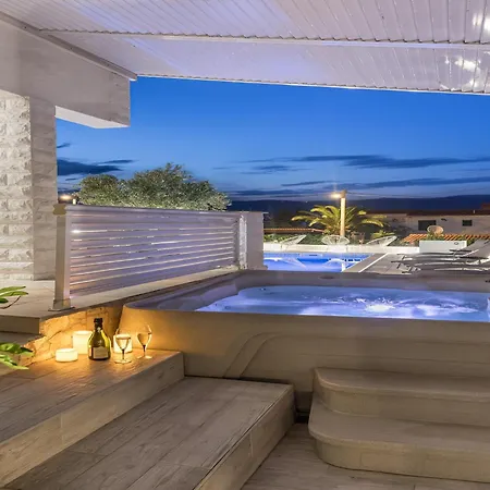 A Peaceful Near Trogir, Cleaning Included *