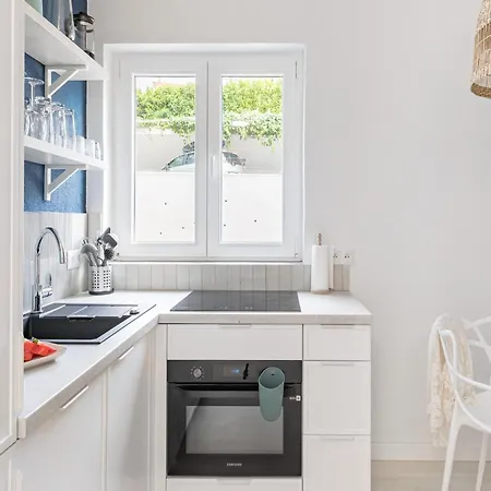 Apartment Apartment In Slatine Near The Beach, Cleaning Included