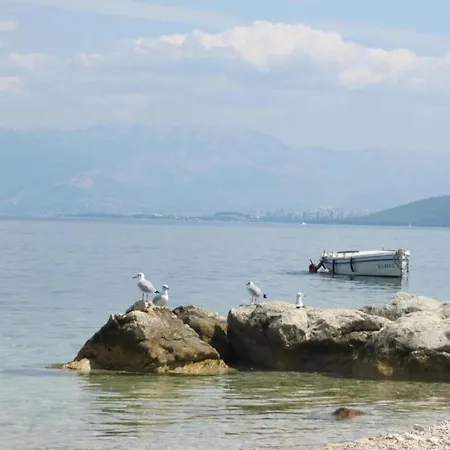 Apartment Apartment In Slatine Near The Beach, Cleaning Included Trogir