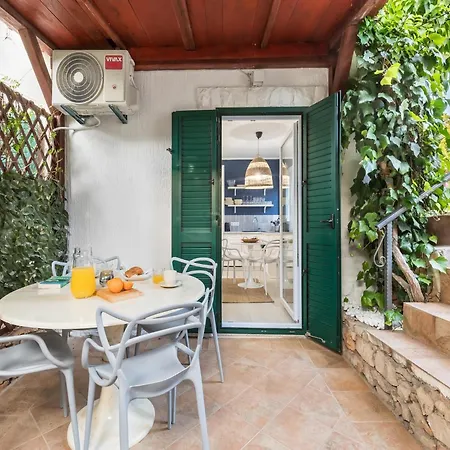 Apartment In Slatine Near The Beach, Cleaning Included Traù