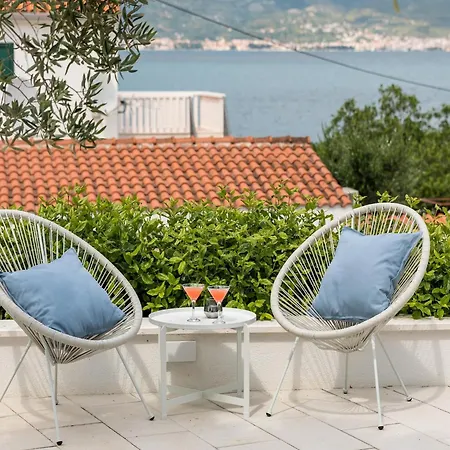 Apartment Apartment In Slatine Near The Beach, Cleaning Included *