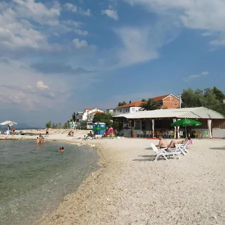 Apartment Apartment In Slatine Near The Beach, Cleaning Included *